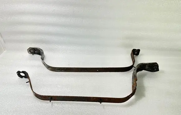 Audi A4 S4 B8 8K Fuel tank mounting bracket 8K0201654F 8K0201653B