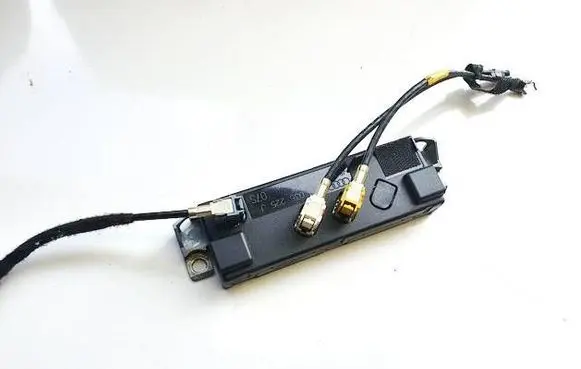 Audi A5 8T 8F Antenna control unit 8t0035225j 038200