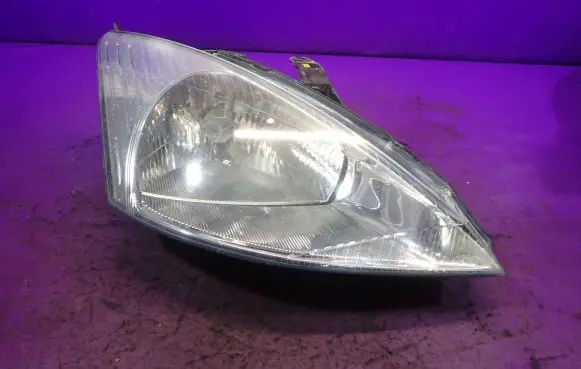 Ford Focus Headlight/headlamp XS4X13005AD