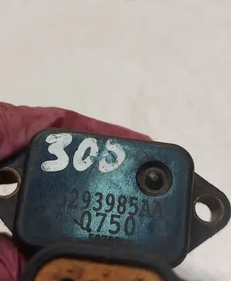 Chrysler 300M Air pressure sensor 5293985AA