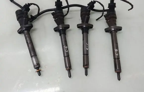 Citroen C5 Fuel injectors set 9637277980