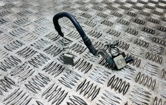 Volkswagen PASSAT B8 Negative earth cable (battery) 5Q0915181J