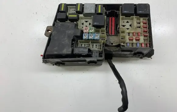 Ford Focus C-MAX Fuse module 3M5T14A142AB 8688039 318789120