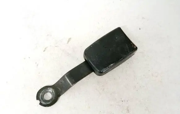 Front seatbelt buckle