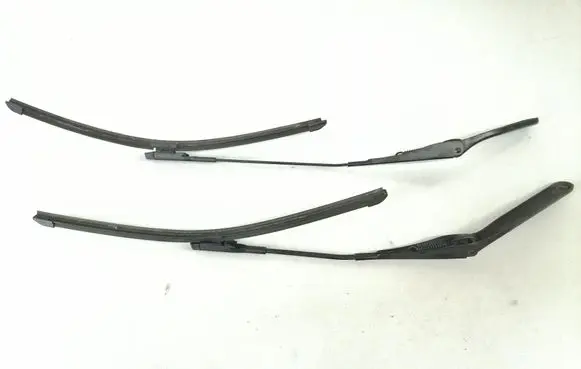 BMW 1 E81 E87 Front wiper blade arm 7169972 7169971
