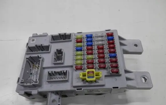 Hyundai H-1, Starex, Satellite Fuse box set 919504H063OE