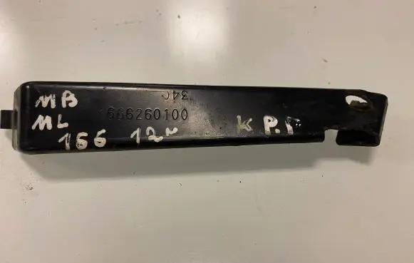 Mercedes-Benz ML W166 Fender mounting bracket 1666260100