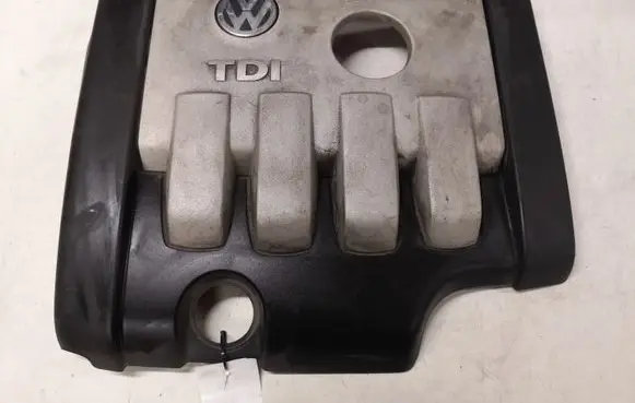 Volkswagen Touran I Engine cover (trim) 03G103925