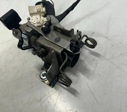 Toyota Avensis T270 Ignition lock 29653453