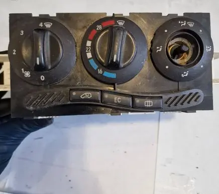Mercedes-Benz A W168 Climate control unit 1688300485 122899
