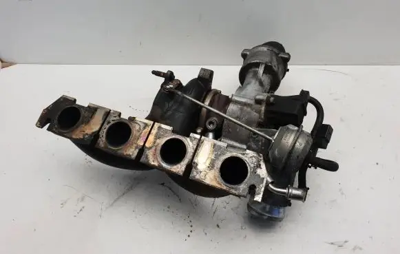 Audi A5 8T 8F Turbo 06H145702Q 091277037