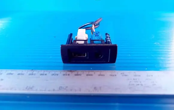 Volkswagen Crafter AUX in-socket connector G50286 A4478200087