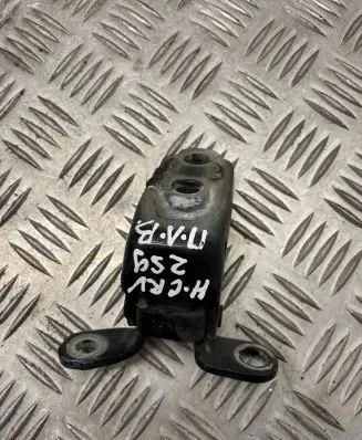 Honda CR-V Front door upper hinge