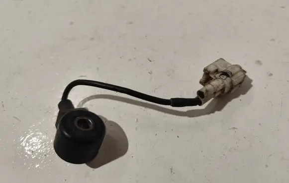 Subaru Impreza I Detonation knock sensor 22060AA081