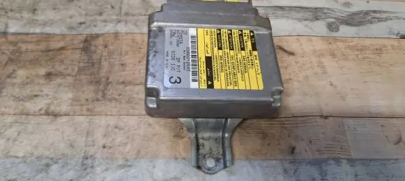 Toyota Avensis T220 Airbag control unit/module 8917005090 205951103 23600125XE