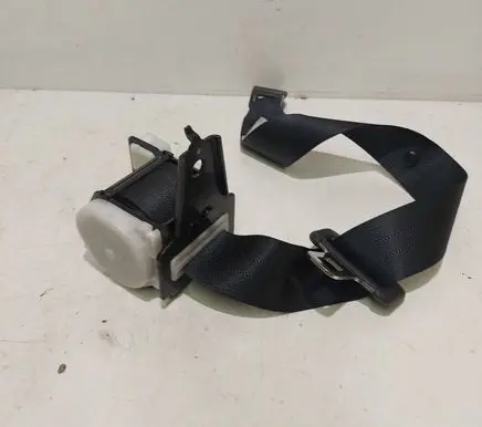 Mazda 3 II Rear seatbelt 0438090 0304032010
