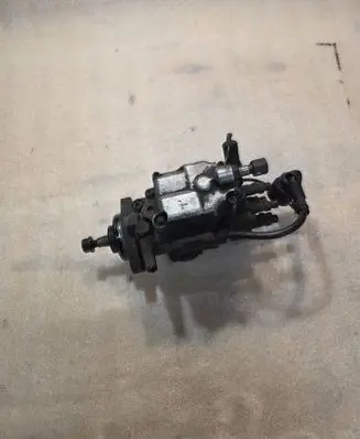 BMW 5 E34 Fuel injection high pressure pump 0460406994 2244966 24670