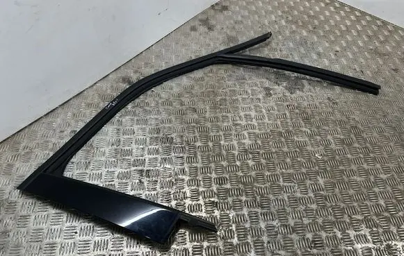 Ford Bronco Windshield trim M1PBS20898ADW M1PBS21510AN M1PBS21511AN