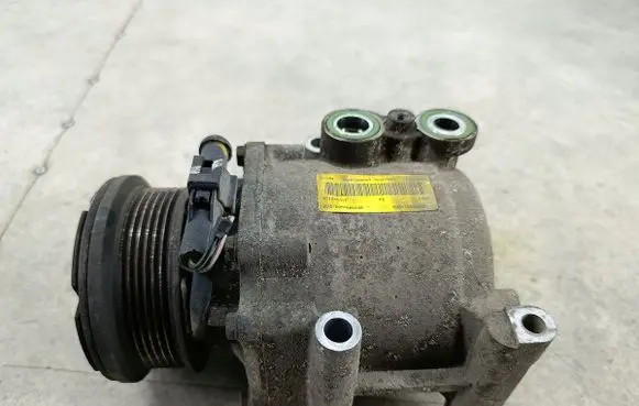 Ford Fiesta Air conditioning (A/C) compressor (pump) 8V5119D629EF