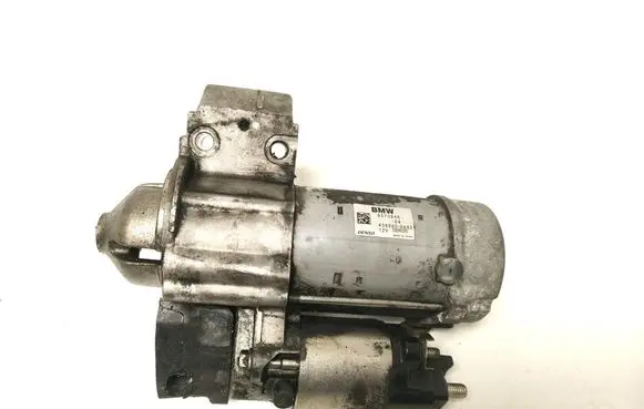 BMW 5 F10 F11 Starter motor 8570846
