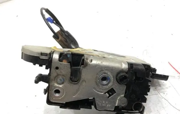 Citroen C4 I Picasso Front door lock 24090816