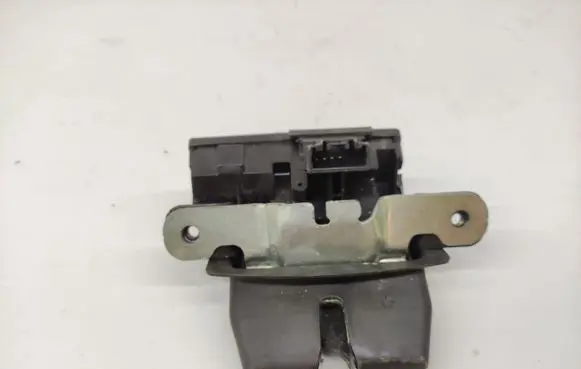 Ford Fiesta Tailgate/trunk/boot lock/catch/latch 8A61A442A66BA