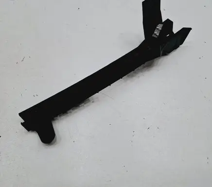 Peugeot 5008 II Rear door window/glass frame 9811415280