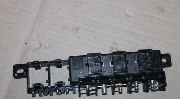 Audi A6 S6 C5 4B Fuse module 8L0941822A