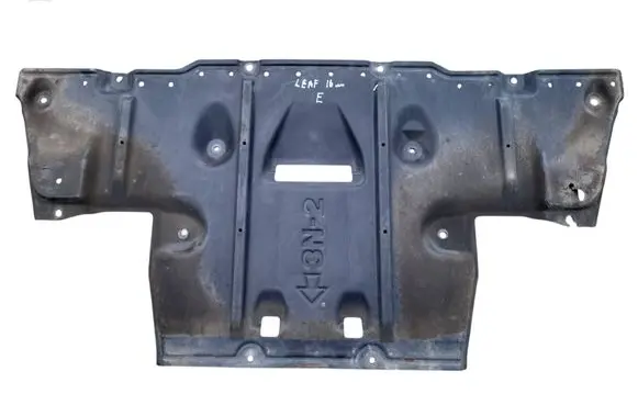 Center/middle under tray cover