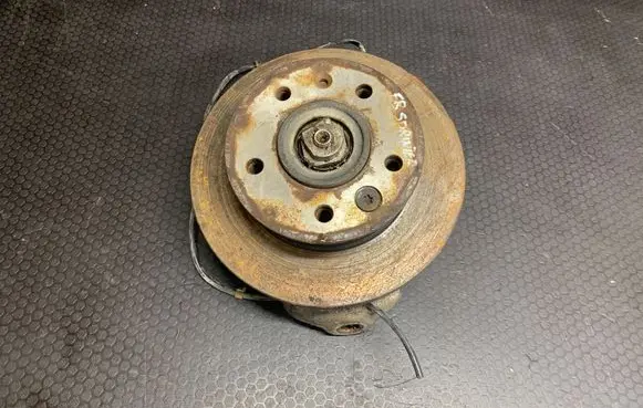 Mercedes-Benz Sprinter W901 W902 W903 W904 Front wheel hub 