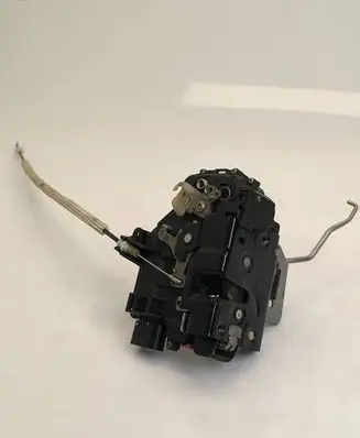 Audi A6 S6 C5 4B Front door lock PA6630FV