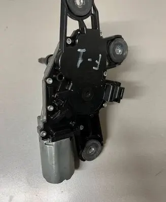 Ford Fiesta Rear window wiper motor 8A61A17K441AE C83HE 0390201252