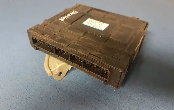 Mitsubishi Outlander Engine control unit/module MN122218 E6T38971