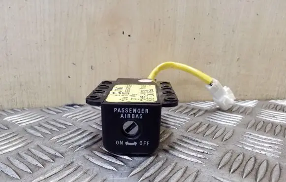 Mitsubishi Pajero Passenger airbag on/off switch 8610A059