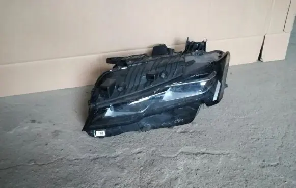 Peugeot 308 Headlight/headlamp 9849115080