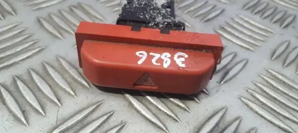 Nissan X-Trail T30 Hazard light switch 06016