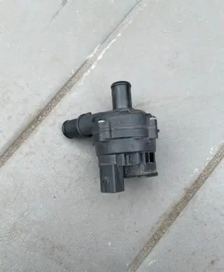 Renault Master III Water pump 8200285950