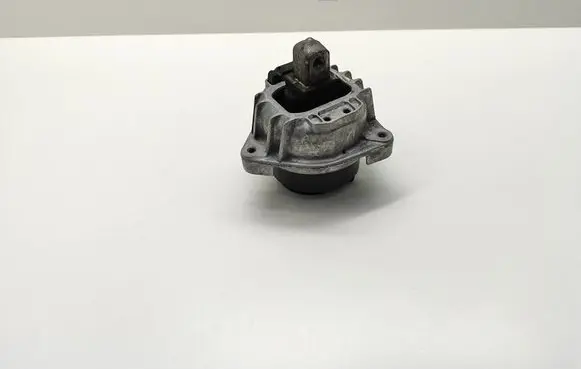 BMW 7 F01 F02 F03 F04 Engine mount bracket G2038310