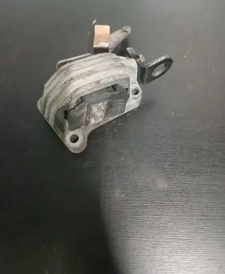 Volvo S60 Engine mount bracket 326D20E
