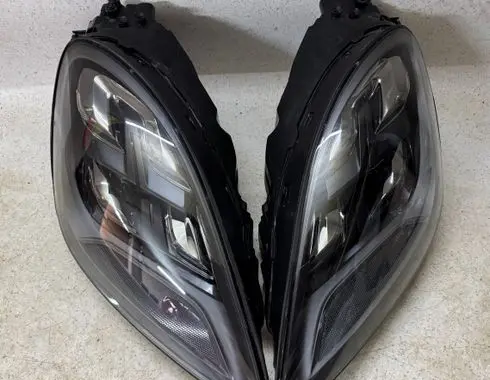 Porsche Cayenne (9Y0 9Y3) Headlights/headlamps set 9Y0941078N 9Y0941077N