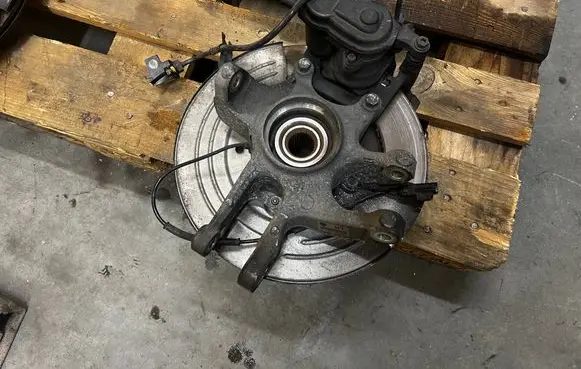 Jaguar F-Type Rear wheel hub spindle/knuckle EX535A971AC