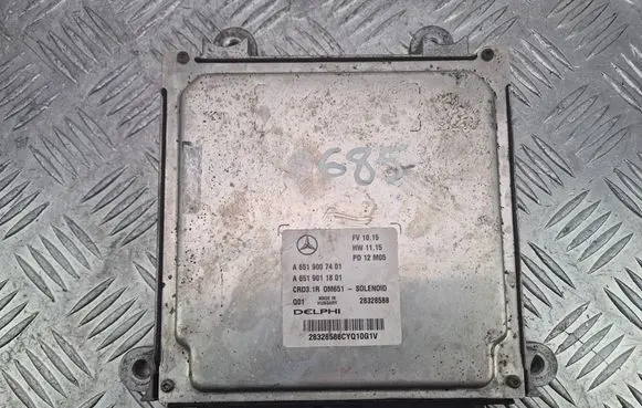 Mercedes-Benz C W204 Engine control unit/module A6519007401 28328588 A6519011801
