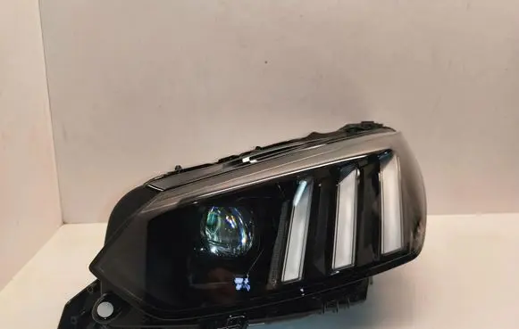 Peugeot 208 II Headlight/headlamp 9823194180