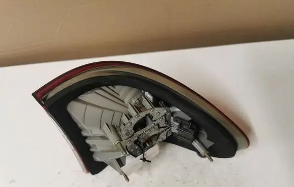 Mercedes-Benz E W210 Rear/tail lights A2109205364 324001 324127L
