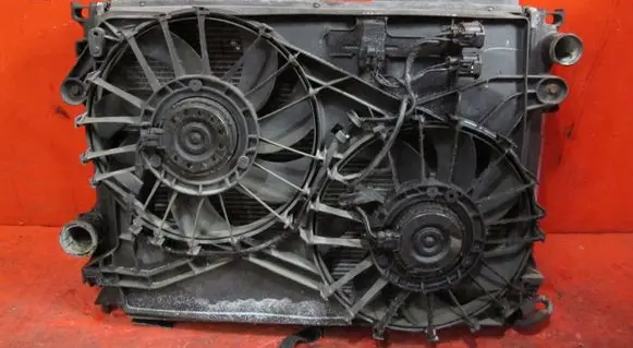 Chrysler 300 - 300C Radiator set 04598001AH 1007367AA