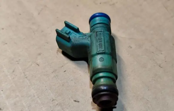 Chrysler Sebring (ST-22 - JR) Fuel injector 04591756AB