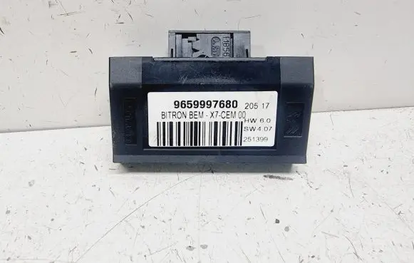 Peugeot 3008 II Door control unit/module 9659997680 6490C5