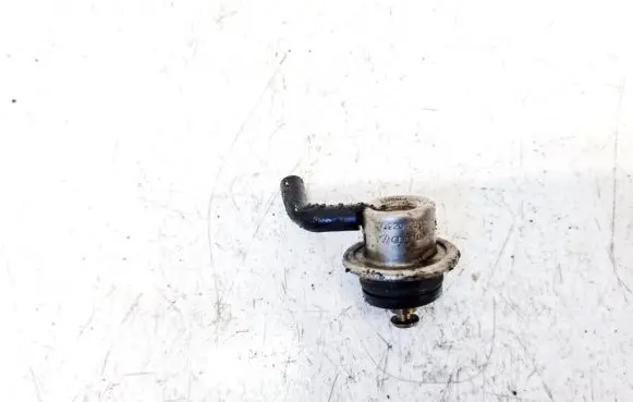 Volkswagen Golf IV Fuel pressure sensor 037133035 72201702