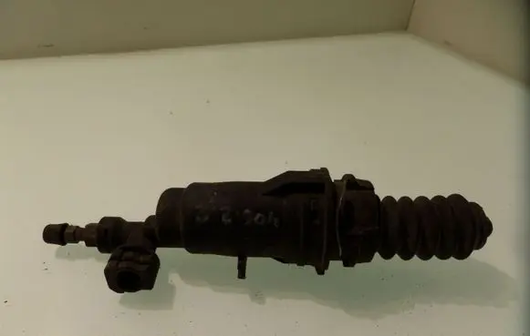 Clutch slave cylinder