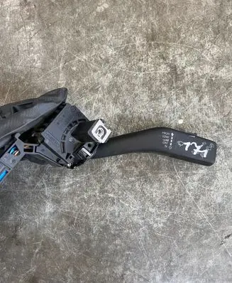 Volkswagen PASSAT B7 Indicator stalk 1K0953513 10350050695018
